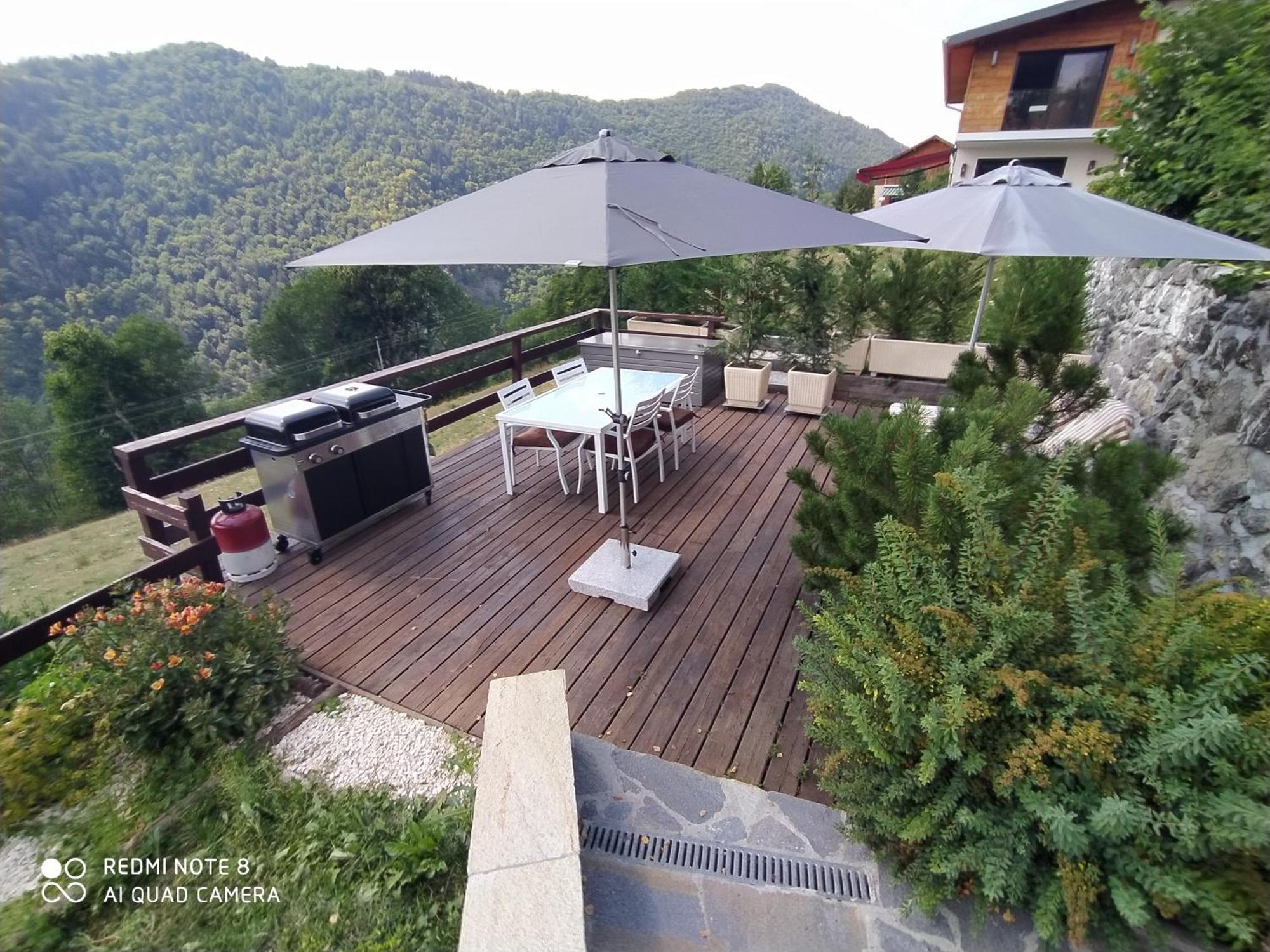 In The Heart Of Nature With An Unique View Plan Montmin Exteriér fotografie